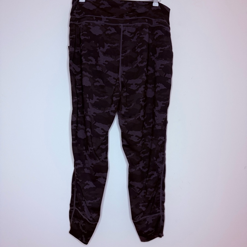FABLETICS Maj Foldover Drawstring Waistband Pocket Camo Atheleisure Yoga Jogger - Picture 8 of 11